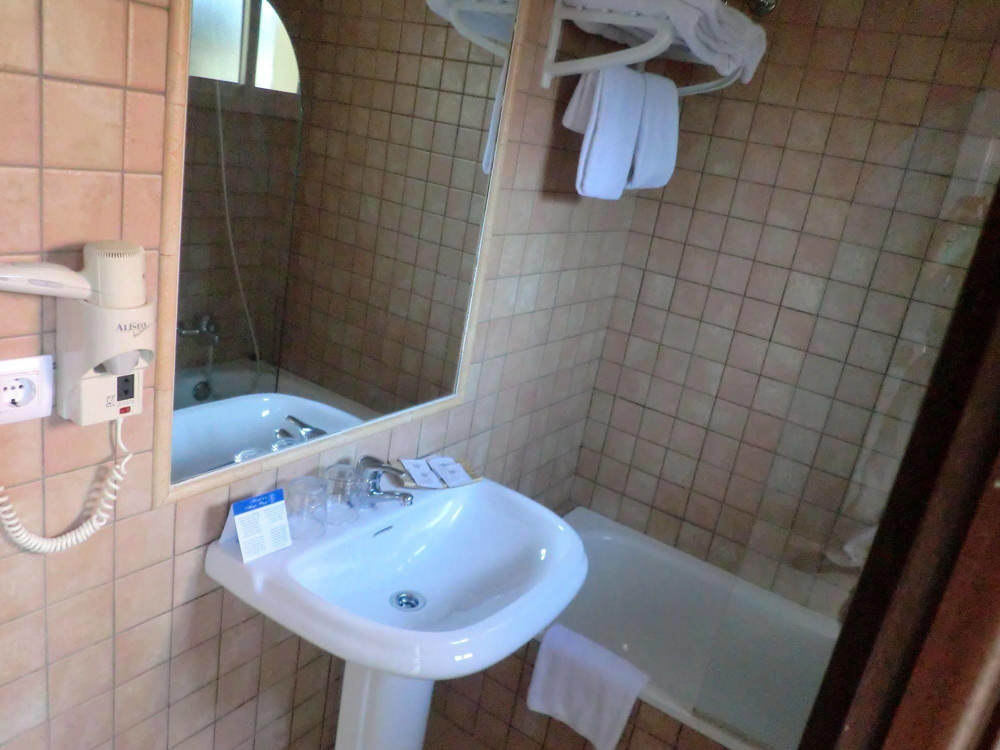 Hostal Alhaja Playa El Puerto de Santa Maria Luaran gambar